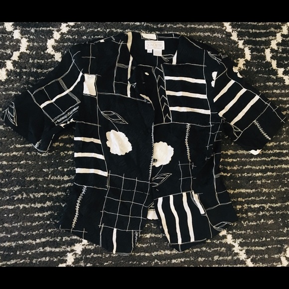 Vintage Tops - Vintage unique floral silk blouse